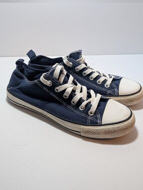 Classic Navy Canvas Low-Top Athletic Sneakers - Navy